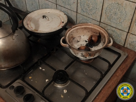 Рятувальники КАРС врятували літню жінку та запобігли виникненню пожежі у Святошинському районі